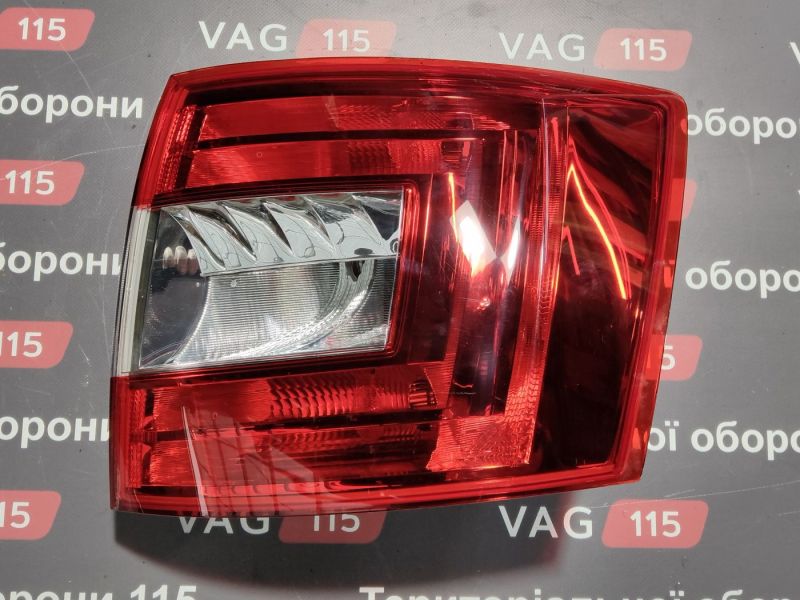 20-210-01141 Ліхтар R Combi