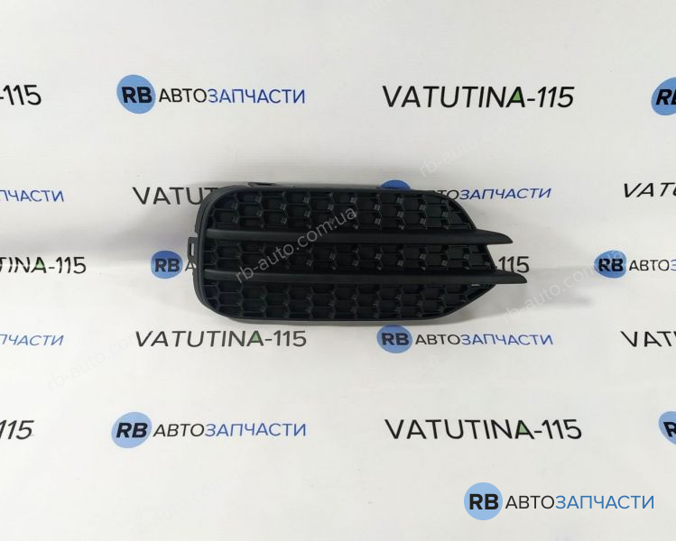 5N0853666F9B9 Решітка в бампер без отв тум. R USA