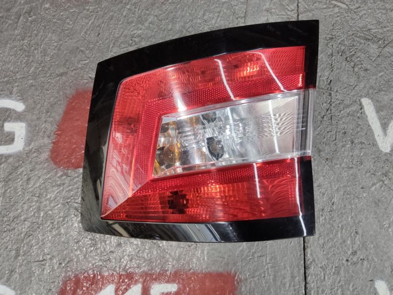 6V9945112-BU Фонарь правый ( R ) Combi