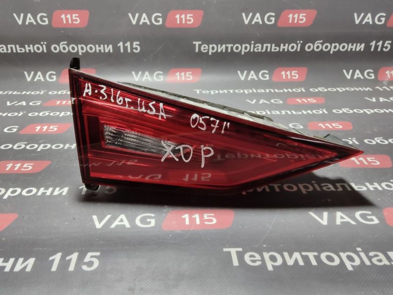 8V5945093J-BU Ліхтар внутрішній L - 8V5945093C