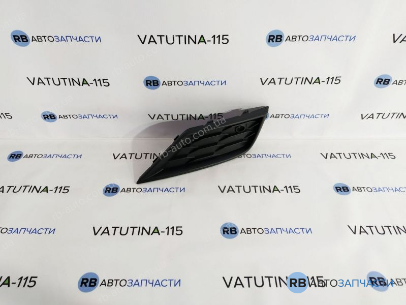 5NA8546629B9 Решітка бампера R + парктр.