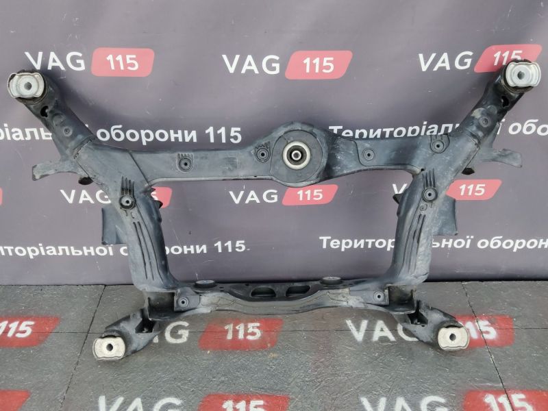 8R0505235M Балка задняя - 8R0505235N