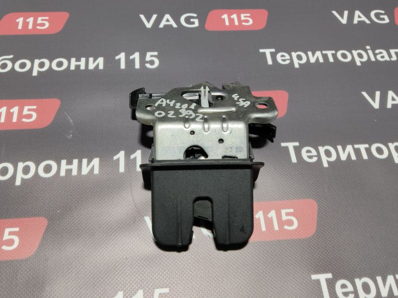 8W0827503 Замок кришки багажника SDN