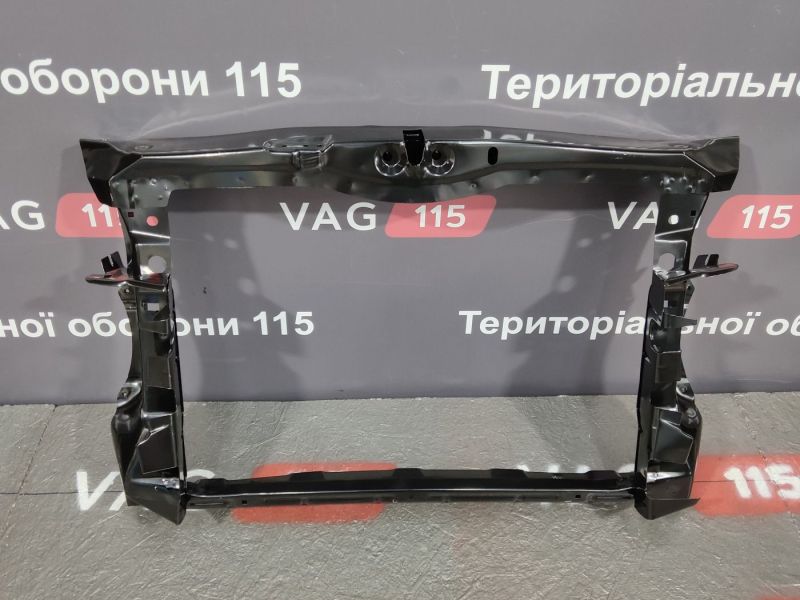 692204 Панель передня