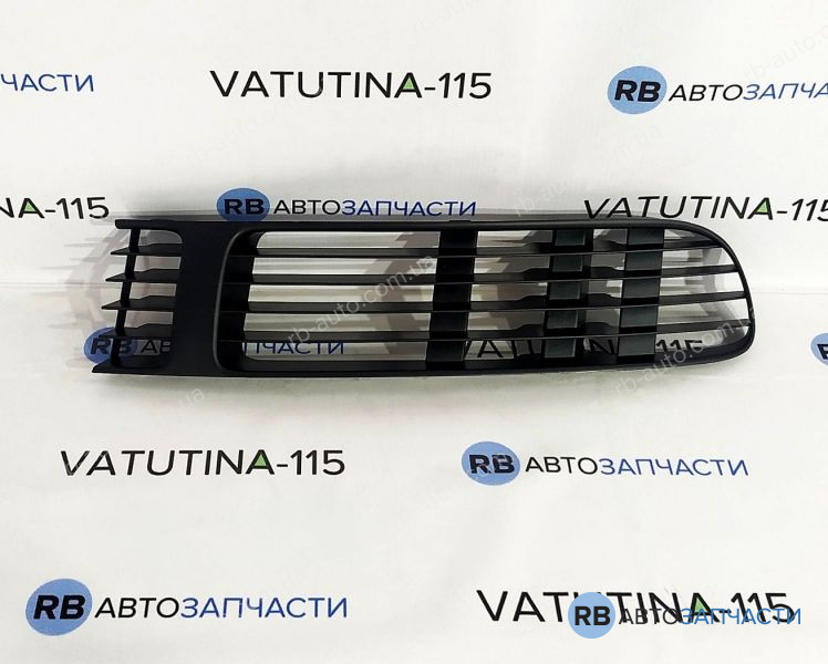 3B0853678BB41 Решітка бампера R