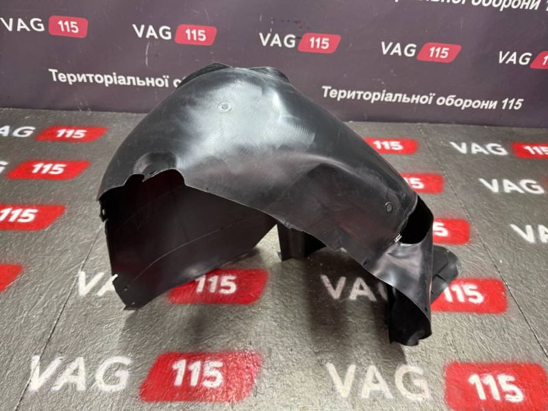 PVW11054R Подкрылок передний R - 561805912D9B9