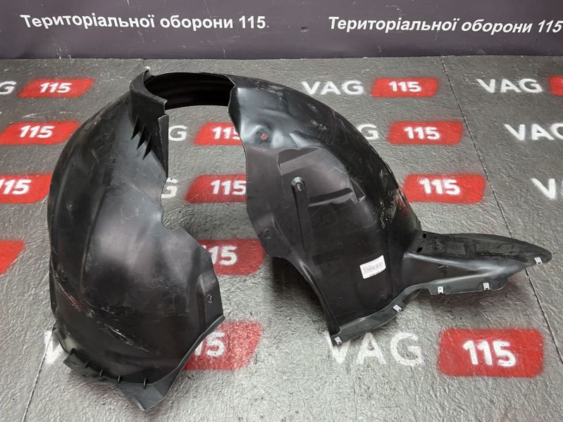 5C6805911 Підкрилок передній L