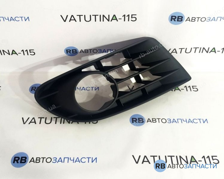 KH9533991 Решітка бампера L (+пр/тум.)