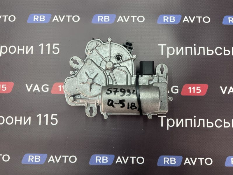 3V5827887B-BU Електропривід дотяжки кришки багажника