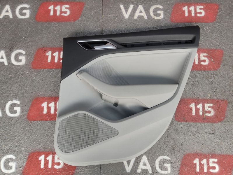 8V5867304JKXQ Карта дверей задня ( R ) (сіра вставка шкіра)