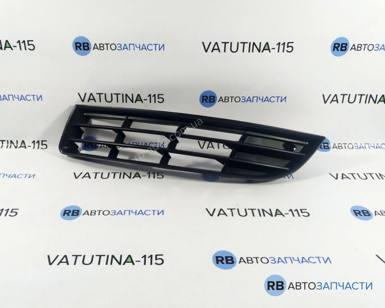 FP7407995 Решітка в бампер без туман. L