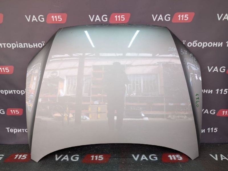 561823031E-DEF Капот (дефект)