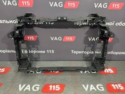 Панель передня