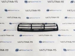 Решітка бампера центр.