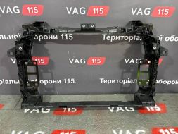 Панель передня