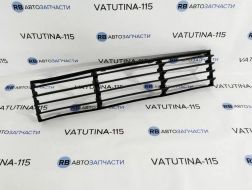 Решетка в бампер центральная