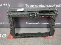 Панель передня