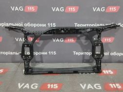 Панель передня