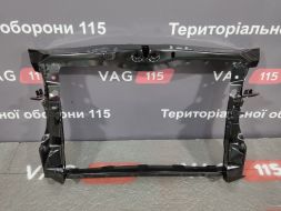 Панель передня