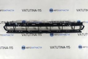 Решітка бампера центр.