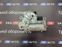 Електропривід дотяжки кришки багажника