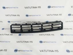 Решітка бампера центр.