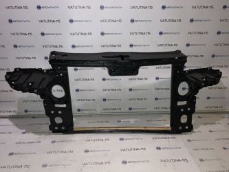 Панель передня